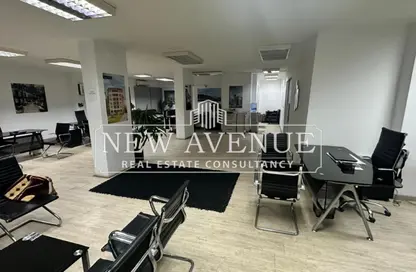 Office Space - 2 Bedrooms - 2 Bathrooms for rent in Central Axis - 5th District - 6 October City - Giza