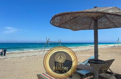 Chalet - 2 Bedrooms - 2 Bathrooms for sale in Koun - Ras Al Hekma - North Coast