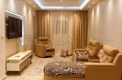 شقة - 3 غرف نوم - 2 حمامات للبيع في كامب شيزار - حي وسط - الاسكندرية