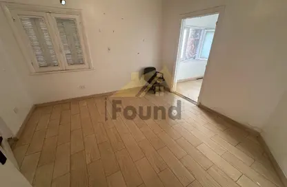 Apartment - 2 Bedrooms - 1 Bathroom for rent in Ahmed Heshmat St. - Zamalek - Cairo