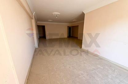 Apartment - 3 Bedrooms - 2 Bathrooms for sale in Winget st. - Bolkly - Hay Sharq - Alexandria