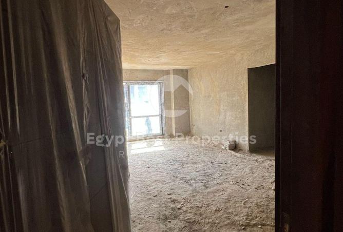 102075011 - Property Image 2