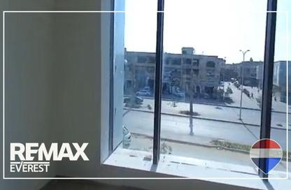 محل تجاري - استوديو - 2 حمامات للبيع في بارك يارد مول - الحي الاول - مدينة 6 أكتوبر - الجيزة