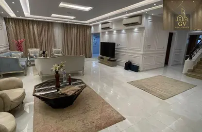 فيلا - 5 غرف نوم - 5 حمامات للايجار في پريڤادو - مدينتي - القاهرة