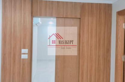 Apartment - 4 Bedrooms - 3 Bathrooms for sale in Al Batal Ahmed Abd El Aziz St. - Mohandessin - Giza