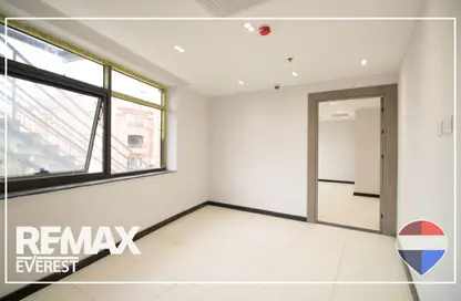 عيادة - غرفة نوم - 1 حمام للبيع في سنترال افينيو - الحي الثاني - الشيخ زايد - الجيزة