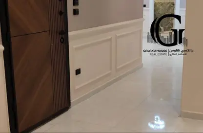 Apartment - 3 Bedrooms - 2 Bathrooms for sale in 4th Neighborhood - 5th Area - Shorouk City - Cairo