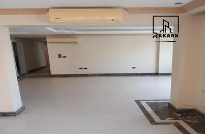 Office Space - 3 Bedrooms - 3 Bathrooms for rent in Ismailia Desert Road - El Nozha El Gadida - El Nozha - Cairo