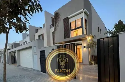 فيلا - 7 غرف نوم - 5 حمامات للبيع في كمبوند البروج - كمبوندات الشروق - مدينة الشروق - القاهرة