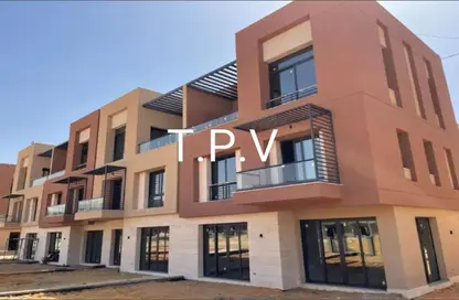 تاون هاوس - 5 غرف نوم - 4 حمامات للبيع في ديستريكت 5 - كمبوندات التجمع الخامس - التجمع الخامس - مدينة القاهرة الجديدة - القاهرة