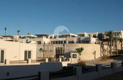 شاليه - 3 غرف نوم - 3 حمامات للبيع في بيت البحر - سيدي حنيش - الساحل الشمالي شاليه - 3 غرف نوم - 3 حمامات للبيع في بيت البحر - سيدي حنيش - الساحل الشمالي