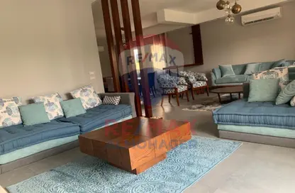 Twin House - 3 Bedrooms - 3 Bathrooms for rent in Greens - 6th District - Sheikh Zayed City - Giza