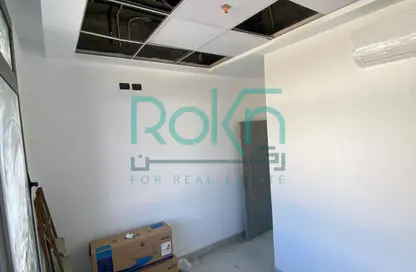 عيادة - 2 غرف نوم - 1 حمام للايجار في هالتاون - مدينة 6 أكتوبر - الجيزة