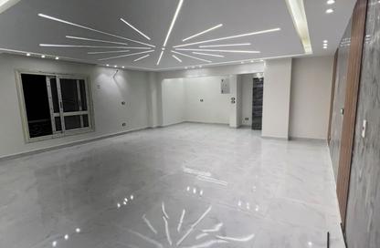 Apartment - 3 - 2 for sale in Al Khamayel city - Sheikh Zayed Compounds - Sheikh Zayed City - Giza