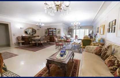 Apartment - 4 Bedrooms - 3 Bathrooms for sale in Abdel Salam Aref St. - Laurent - Hay Sharq - Alexandria