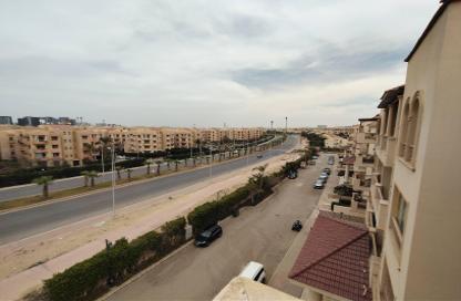 شقة - 3 غرف نوم - 3 حمامات للايجار في شارع 10 - جرينز - الحي السادس - الشيخ زايد - الجيزة