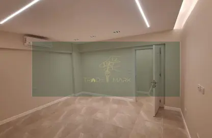 شقة - 2 غرف نوم - 2 حمامات للايجار في جاليريا  مون فالى - المستثمرين الجنوبية - مدينة القاهرة الجديدة - القاهرة