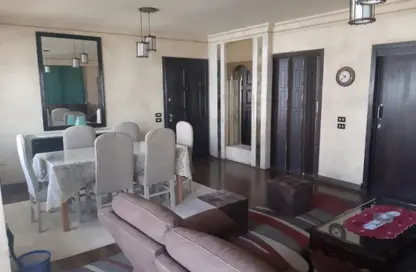 شقة - 3 غرف نوم - 2 حمامات للبيع في شارع محيي الدين عبد الحميد - المنطقة الثامنة - مدينة نصر - القاهرة