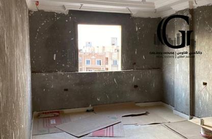 Apartment - 3 Bedrooms - 3 Bathrooms for sale in 3rd Neighborhood - 3rd Area - Shorouk City - Cairo