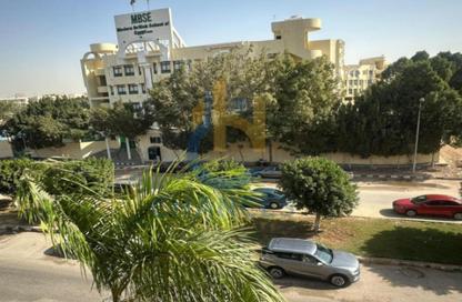 Apartment - 3 Bedrooms - 2 Bathrooms for sale in Area B - Ganoob El Acadimia - New Cairo City - Cairo
