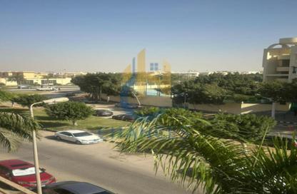 Apartment - 3 Bedrooms - 2 Bathrooms for sale in Area B - Ganoob El Acadimia - New Cairo City - Cairo