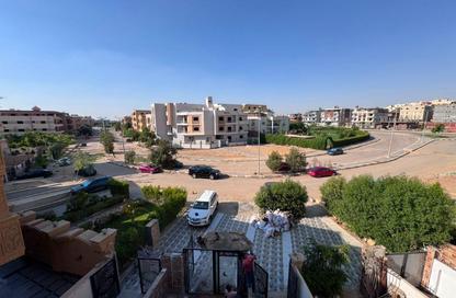 شقة - 3 غرف نوم - 2 حمامات للبيع في المجاورة الثانية - الحي الثالث شرق - مدينة الشروق - القاهرة شقة - 3 غرف نوم - 2 حمامات للبيع في المجاورة الثانية - الحي الثالث شرق - مدينة الشروق - القاهرة
