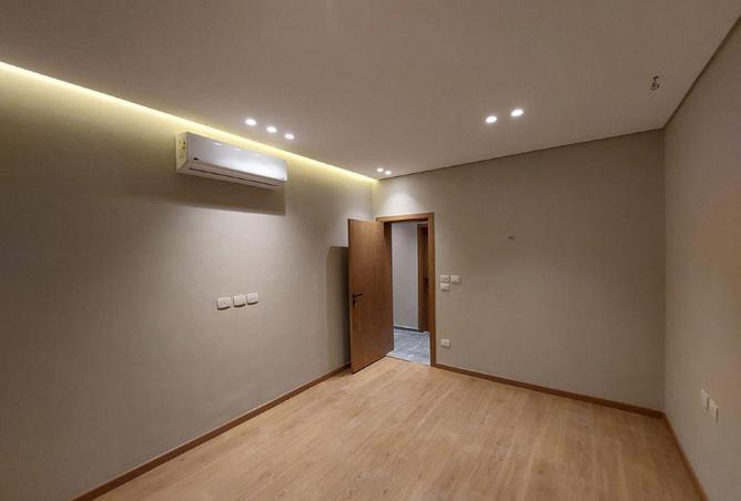 67222329 - Property Image 2