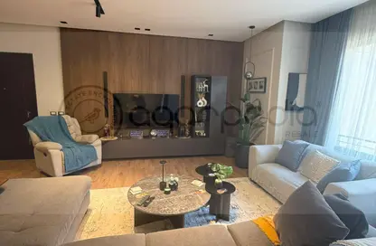 Apartment - 2 Bedrooms - 2 Bathrooms for sale in Palm Hills Village Gate - South Investors Area - New Cairo City - Cairo