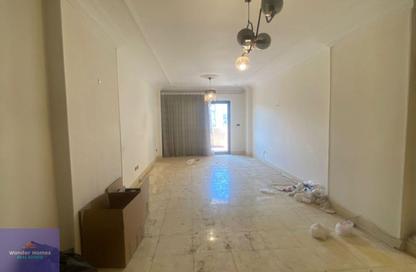 Apartment - 3 Bedrooms - 2 Bathrooms for rent in Souk Zahraa Al Maadi St. - Zahraa El Maadi - Hay El Maadi - Cairo