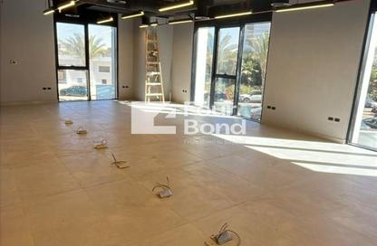 Office Space - Studio - 2 Bathrooms for rent in Hyde Park Business District Mall - South Teseen St. - The 5th Settlement - New Cairo City - Cairo