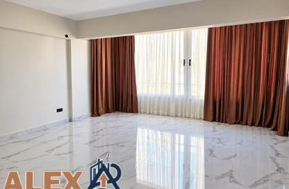 Apartment - 2 - 1 for rent in Garden City Smouha St. - Smouha - Hay Sharq - Alexandria