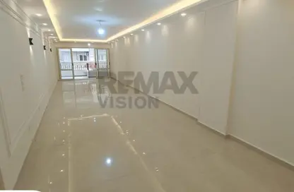 شقة - 3 غرف نوم - 2 حمامات للبيع في شارع محمد بهاء الدين الغوري - سموحة - حي شرق - الاسكندرية