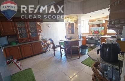 Apartment - 4 Bedrooms - 2 Bathrooms for sale in Shehab Al Din Khafaga St. - Roxy - Heliopolis - Masr El Gedida - Cairo