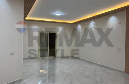 Apartment - 3 Bedrooms - 3 Bathrooms for rent in 5th Neighborhood - 1st Area - Shorouk City - Cairo