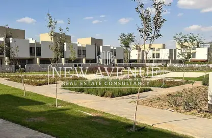 Townhouse - 3 Bedrooms - 4 Bathrooms for sale in Al Burouj Compound - El Shorouk Compounds - Shorouk City - Cairo