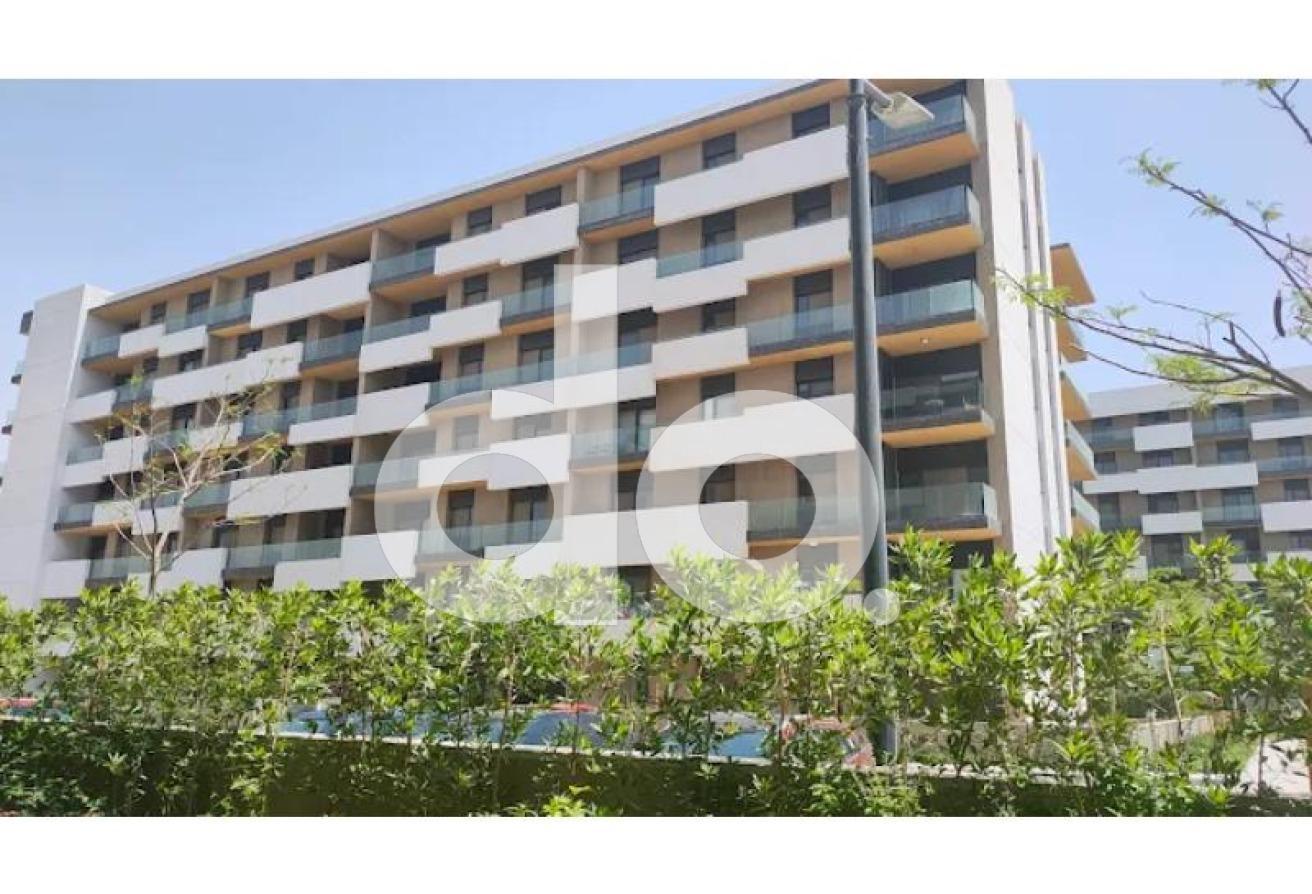 2-bedroom apartment 100 m² for sale in Al Burouj Compound