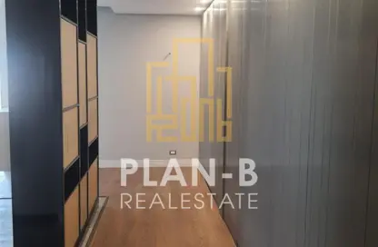 شقة - 3 غرف نوم - 3 حمامات للايجار في نيو جيزة - طريق مصر اسكندرية الصحراوي - مدينة 6 أكتوبر - الجيزة