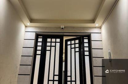 Apartment - 3 Bedrooms - 3 Bathrooms for sale in Al Narges - New Cairo City - Cairo