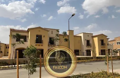 فيلا - 5 غرف نوم - 4 حمامات للبيع في مدن جولف تاون - التجمع السادس - مدينة القاهرة الجديدة - القاهرة