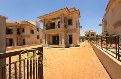 فيلا - 3 غرف نوم - 4 حمامات للبيع في پريڤادو - مدينتي - القاهرة