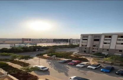 Apartment - 3 Bedrooms - 3 Bathrooms for sale in Hyde Park - New Cairo City - Cairo