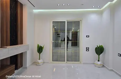 Apartment - 2 Bedrooms - 2 Bathrooms for sale in Hadayek El Ahram - Giza