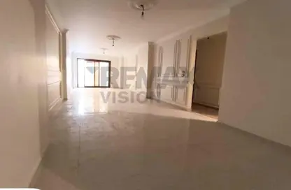 شقة - 3 غرف نوم - 2 حمامات للبيع في كامب شيزار - حي وسط - الاسكندرية شقة - 3 غرف نوم - 2 حمامات للبيع في كامب شيزار - حي وسط - الاسكندرية