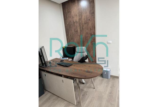 102908408 - Property Image 2