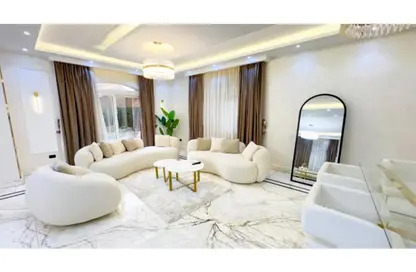 فيلا - 4 غرف نوم - 5 حمامات للبيع في مدينتي - القاهرة