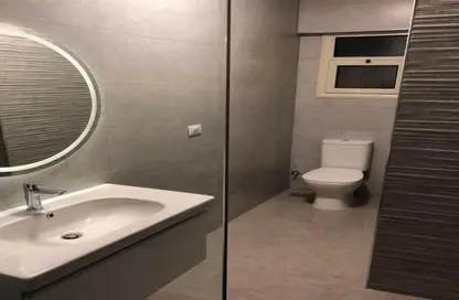 Apartment - 2 Bedrooms - 2 Bathrooms for sale in Hadayek Al Mohandessin - 4th District - Sheikh Zayed City - Giza