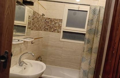 Co-Working Space - 3 Bedrooms - 1 Bathroom for rent in 3rd District - Sheikh Zayed City - Giza