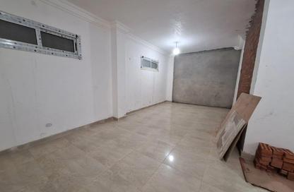 Shop - Studio for rent in Al Imam Zain Al Abdeen St. - El Banafseg 9 - El Banafseg - New Cairo City - Cairo