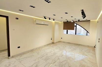 Office Space - 3 Bedrooms - 1 Bathroom for rent in Grand Plaza Tower - Zahraa El Maadi - Hay El Maadi - Cairo