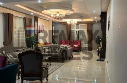 Apartment - 3 - 3 for sale in 1st Neighborhood - 3rd Area - Shorouk City - Cairo